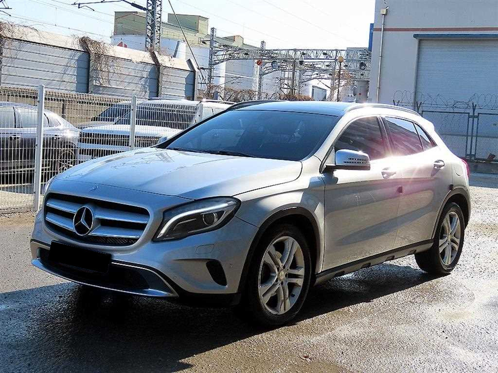 Mercedes-Benz GLA-Class — photo 02