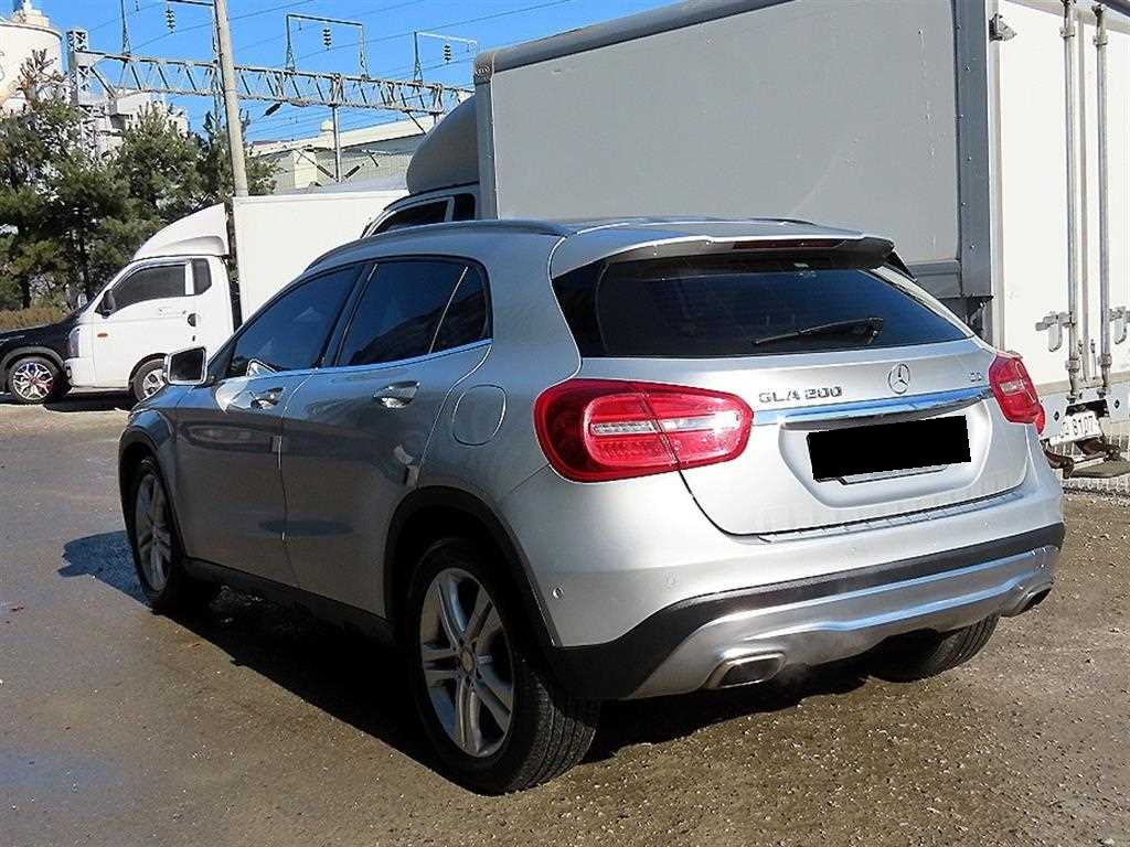Mercedes-Benz GLA-Class — photo 03