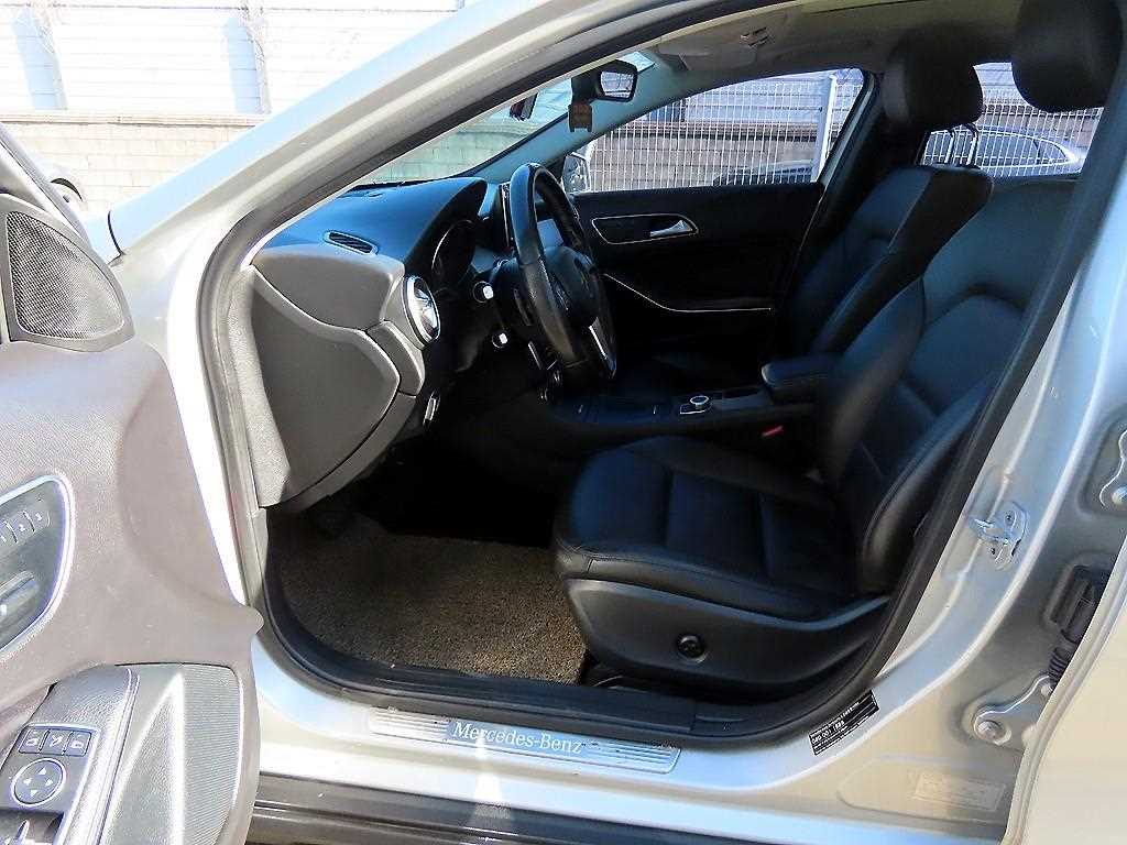 Mercedes-Benz GLA-Class — photo 05