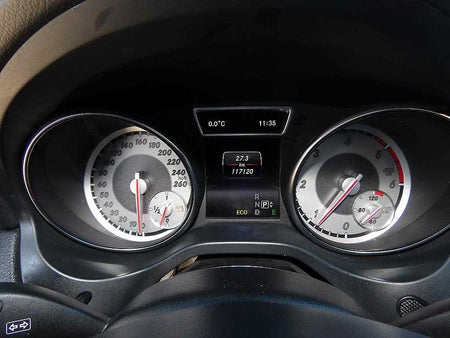 Mercedes-Benz GLA-Class — photo 08