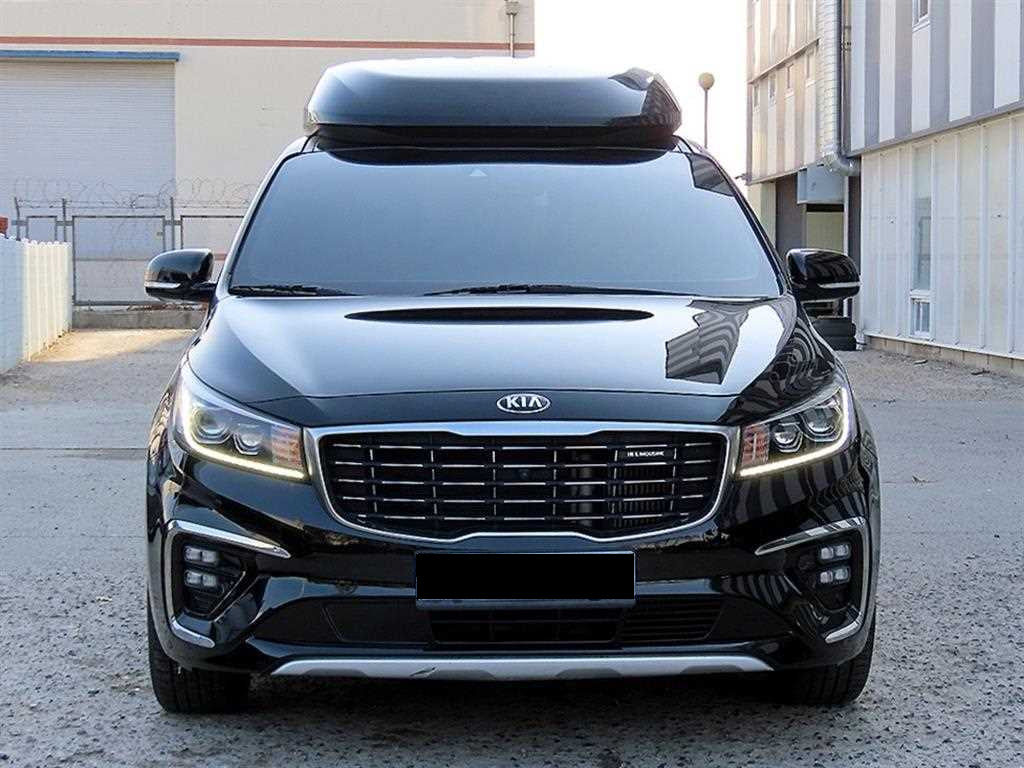 Kia Carnival — photo 01