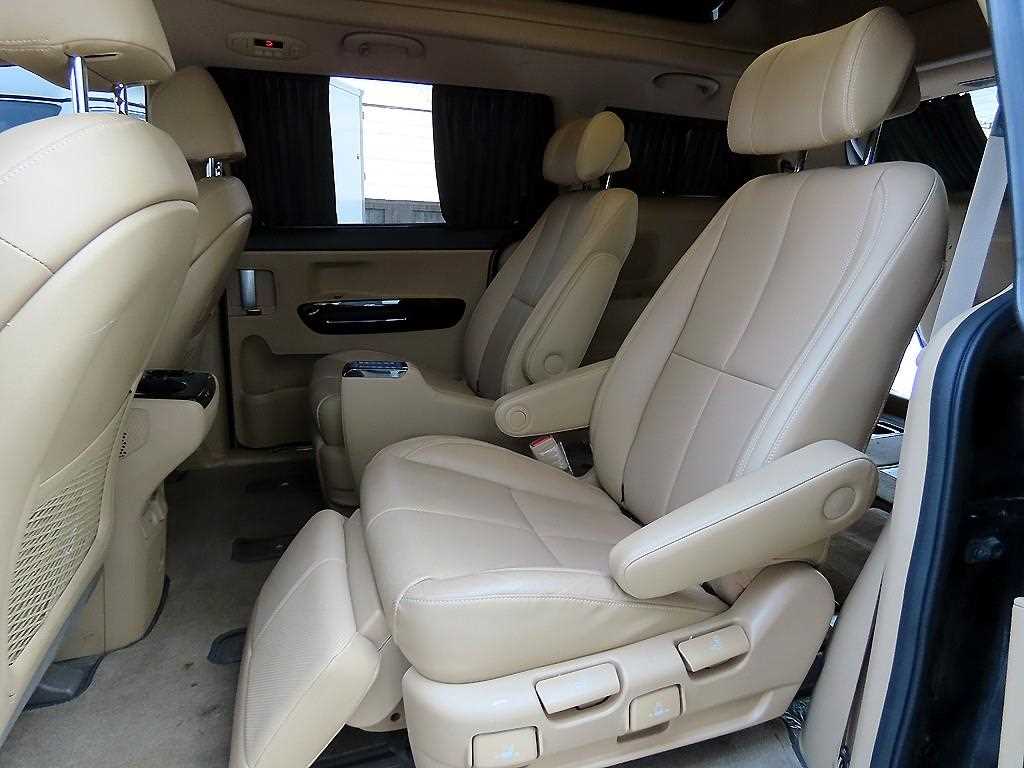Kia Carnival — photo 06