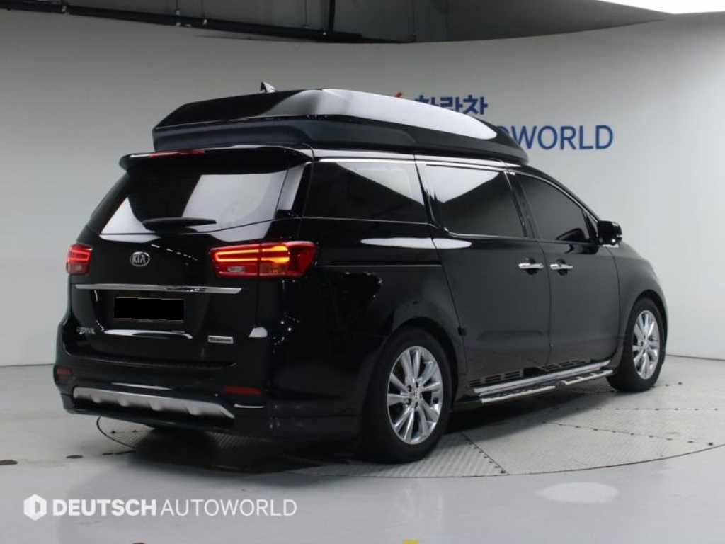Kia Carnival — photo 04