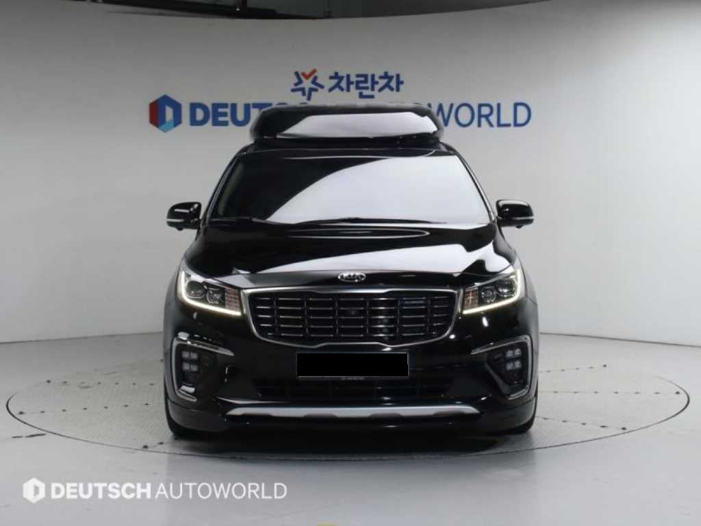 Kia Carnival — photo 05