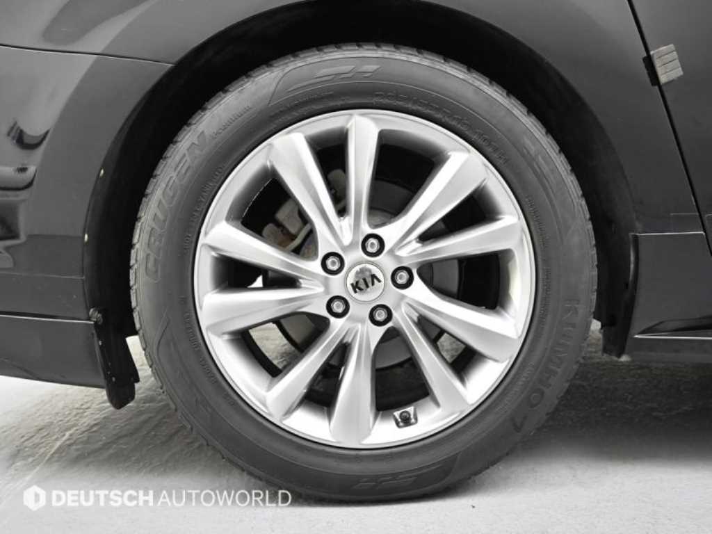 Kia Carnival — photo 07