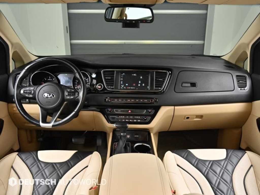 Kia Carnival — photo 09