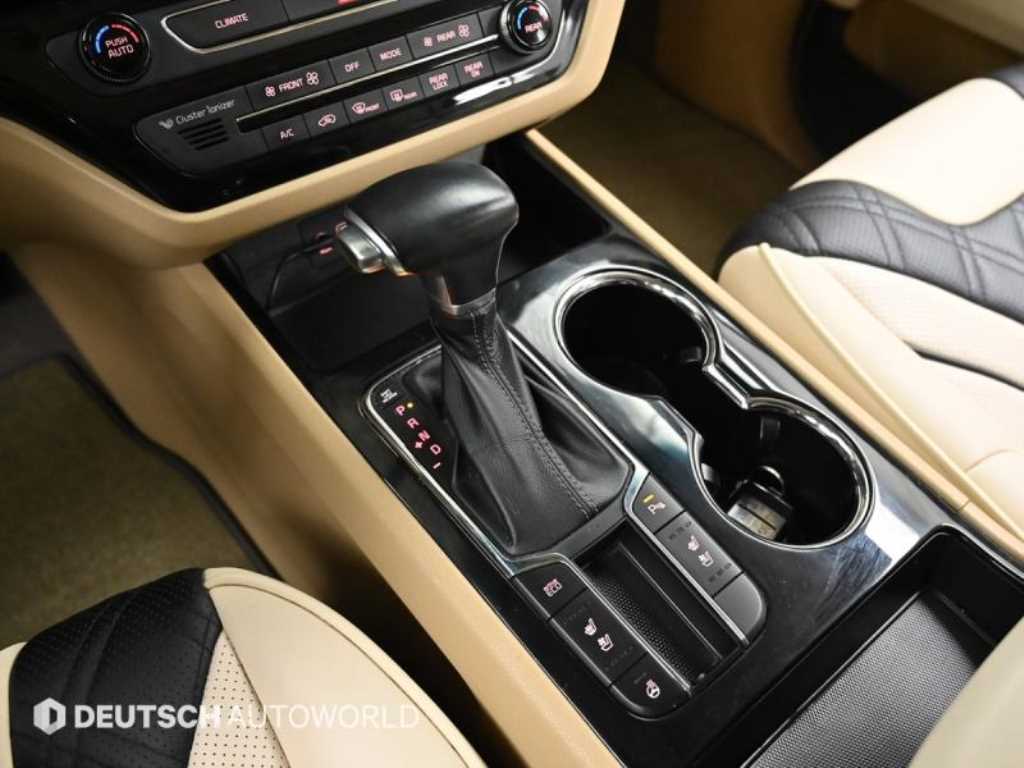 Kia Carnival — photo 12