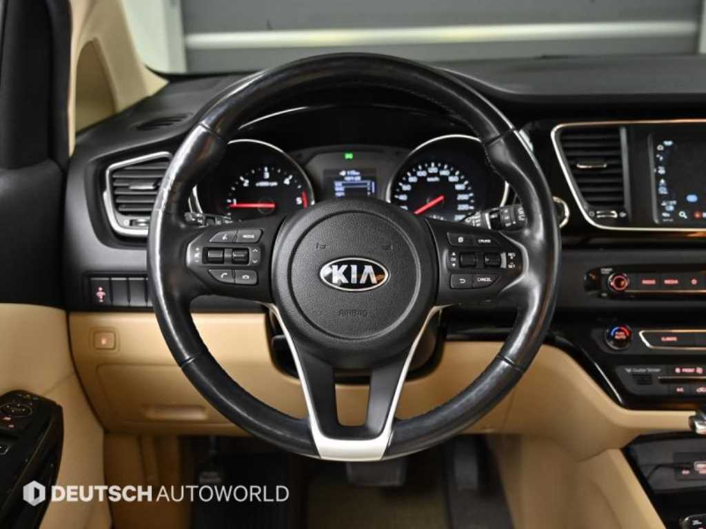 Kia Carnival — photo 15