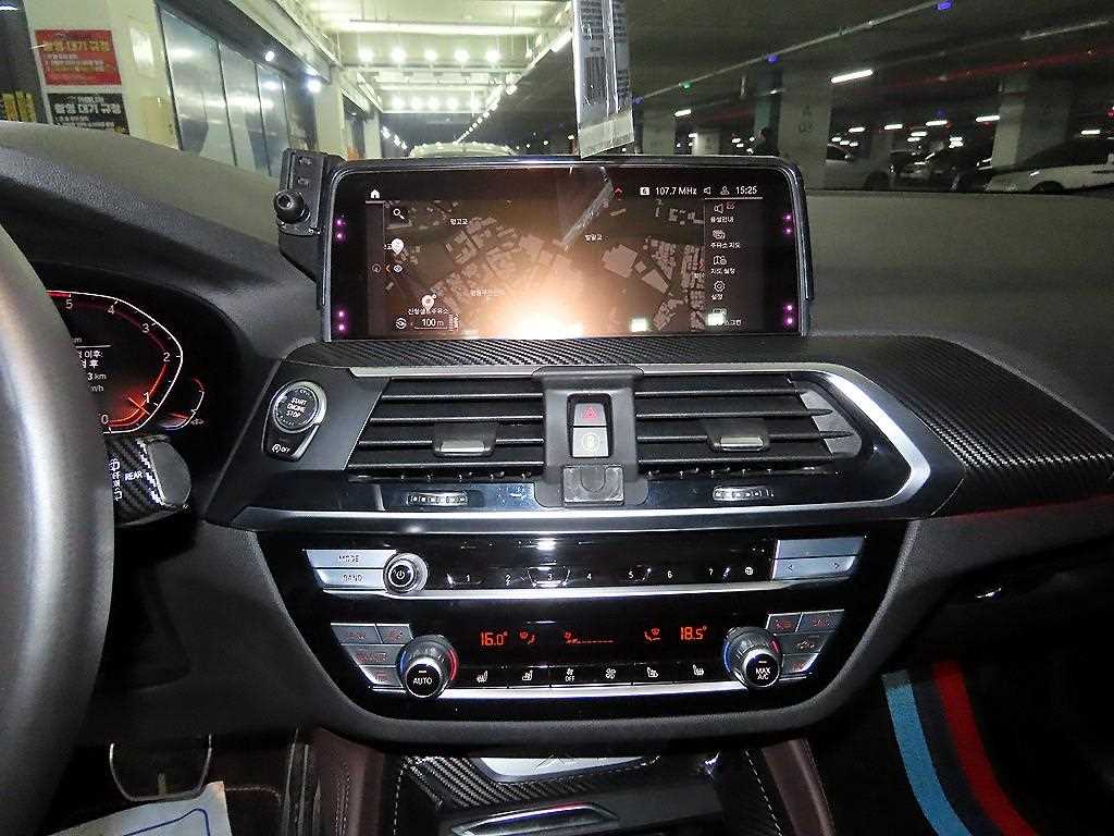 BMW X4 — photo 11