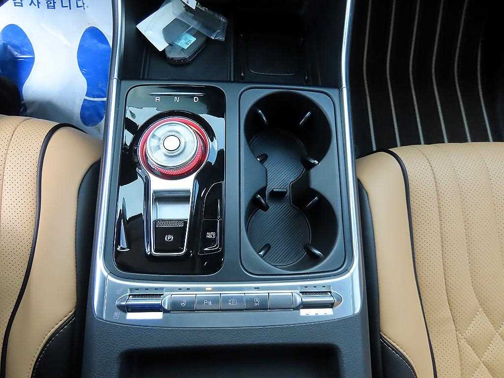 Kia Carnival — photo 13