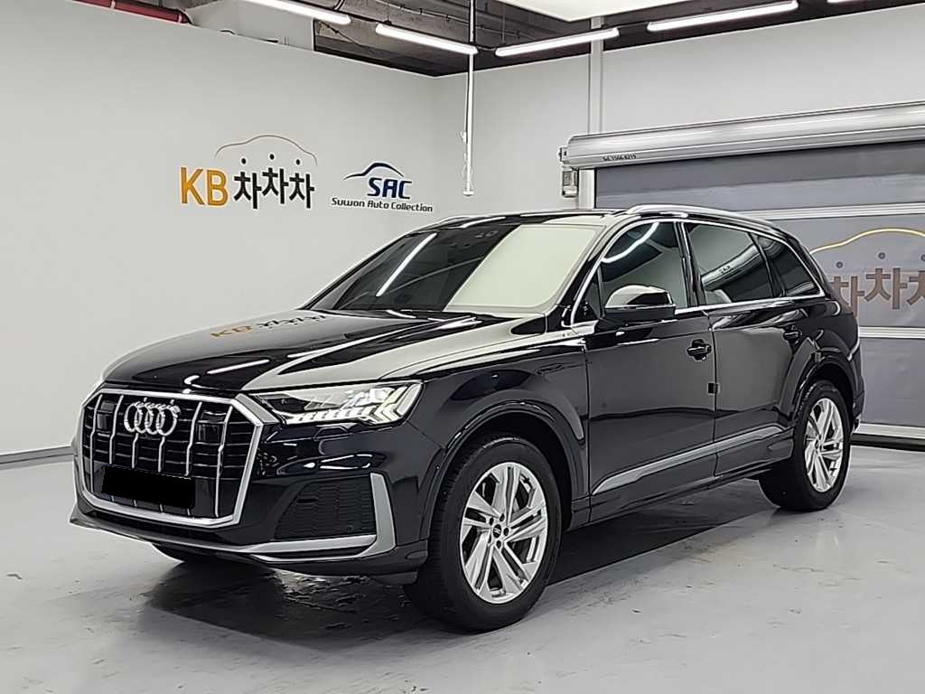 Audi Q7 — photo 01