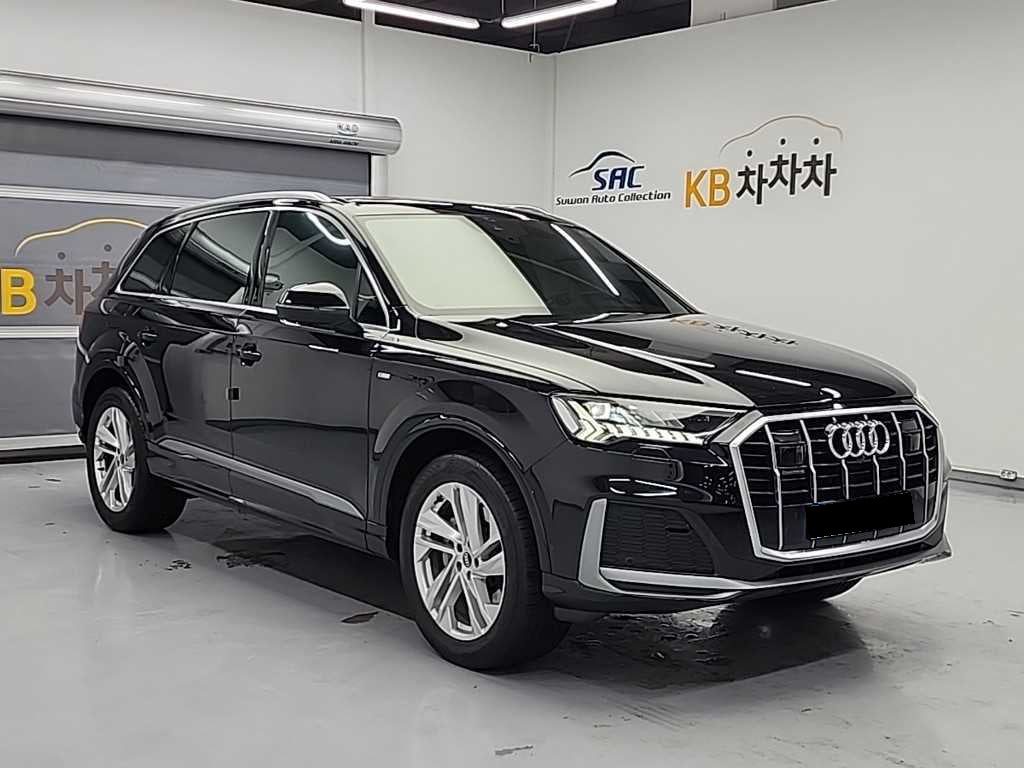 Audi Q7 — photo 04