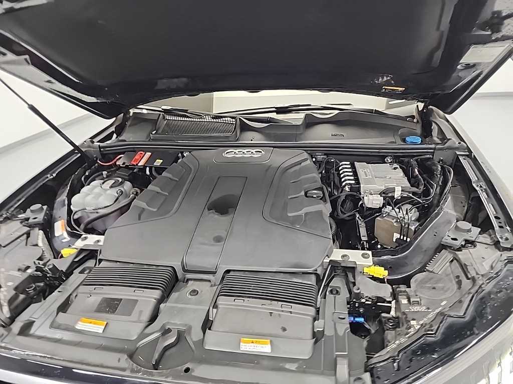 Audi Q7 — photo 05