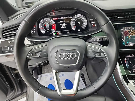 Audi Q7 — photo 09