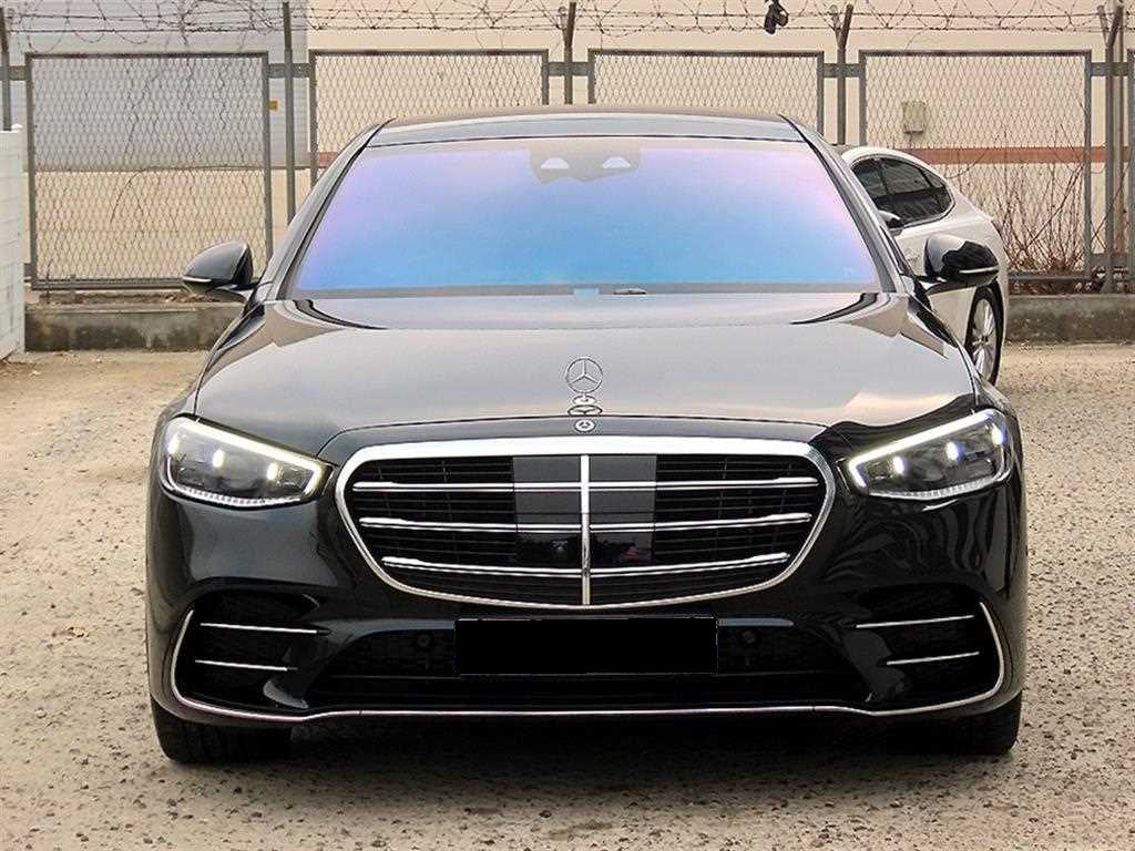 Mercedes-Benz S-Class — photo 01