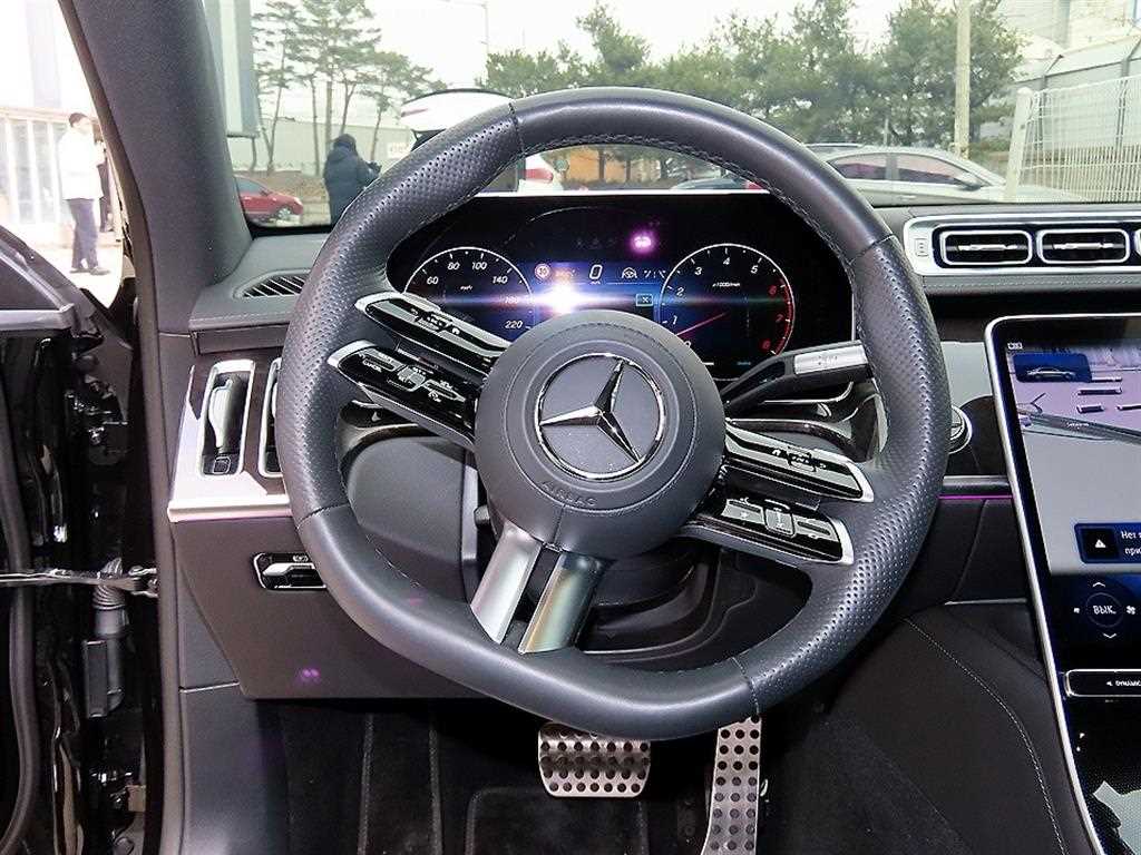 Mercedes-Benz S-Class — photo 08