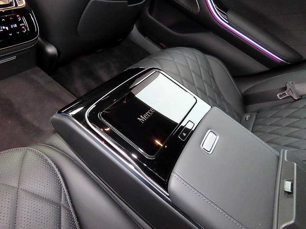 Mercedes-Benz S-Class — photo 15