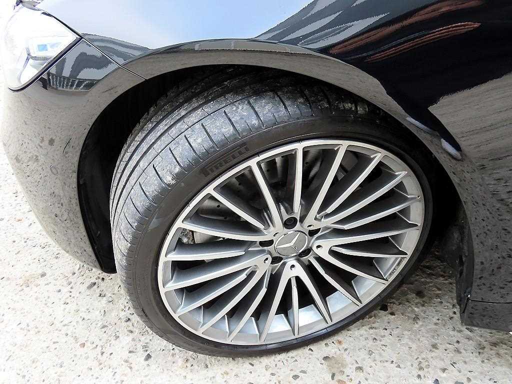 Mercedes-Benz S-Class — photo 20