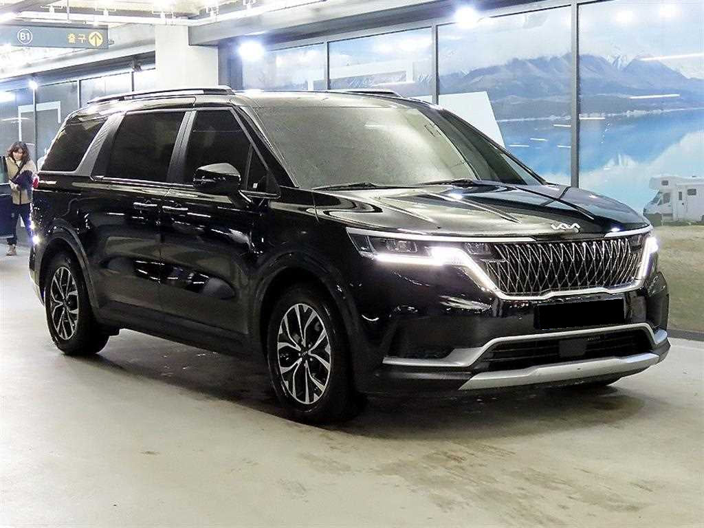 Kia Carnival — photo 01