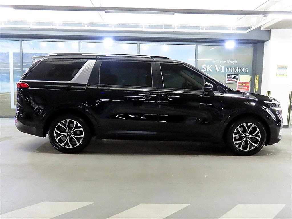 Kia Carnival — photo 03