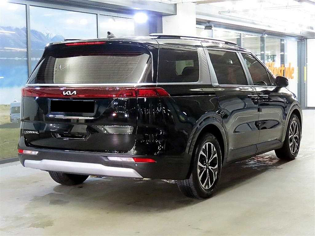 Kia Carnival — photo 04