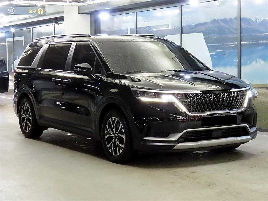 Kia Carnival — photo 01