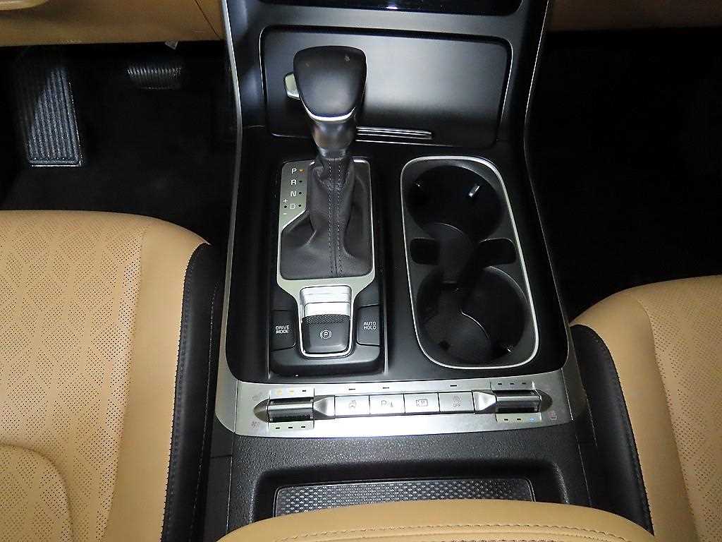 Kia Carnival — photo 12