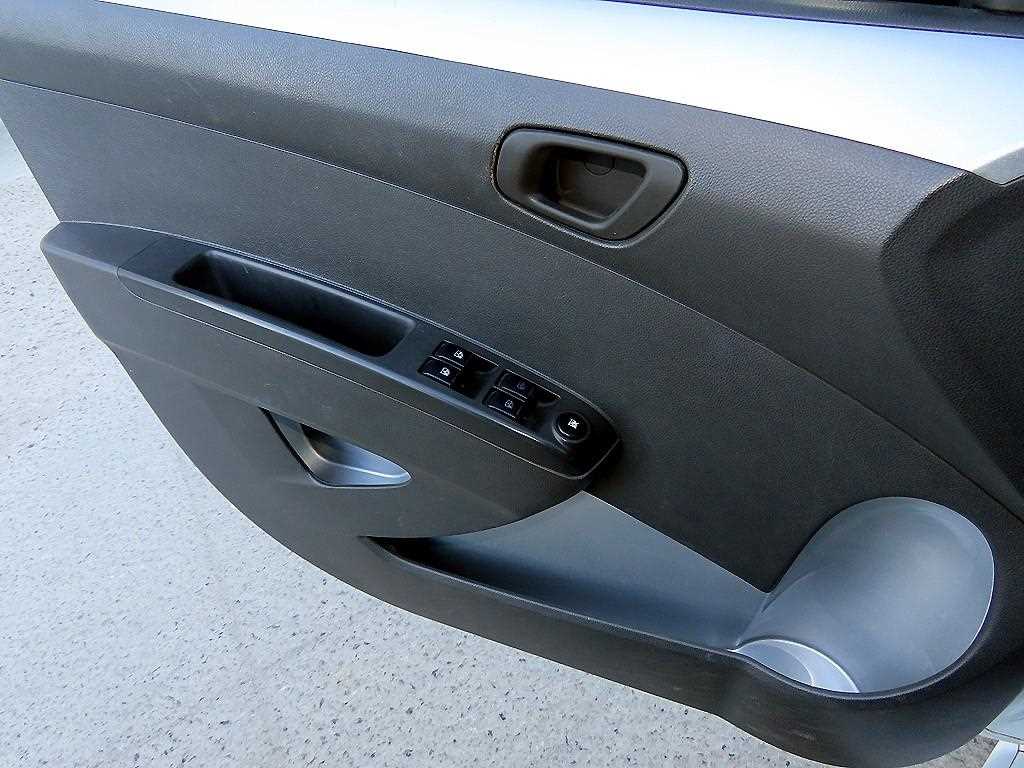 CHEVROLET Spark — photo 11