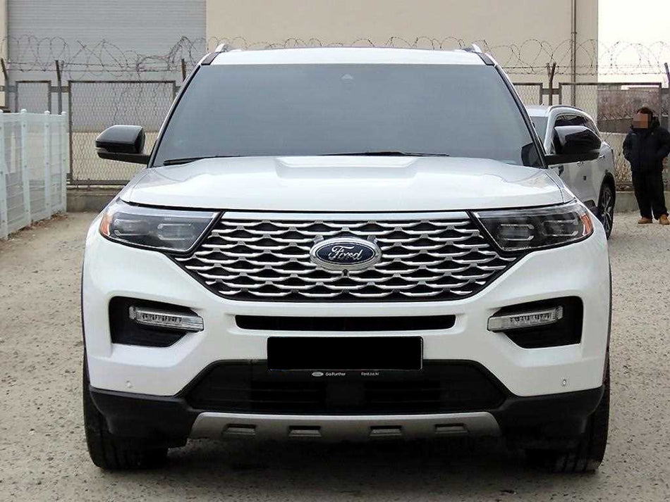 Ford Explorer — photo 02