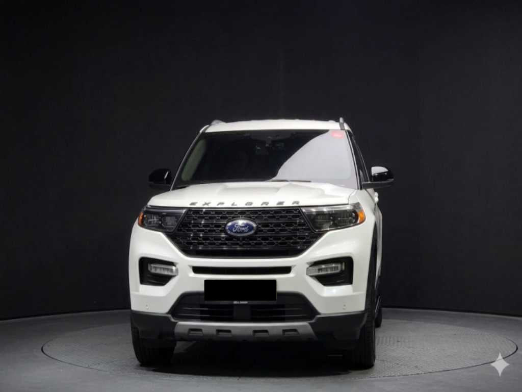 Ford Explorer — photo 03