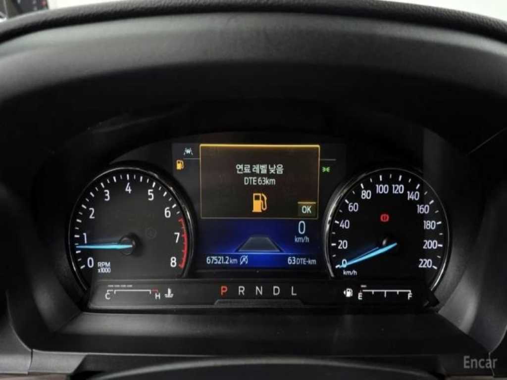 Ford Explorer — photo 06
