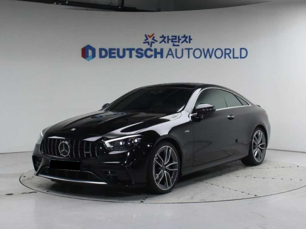 Mercedes-Benz E-Class — photo 01