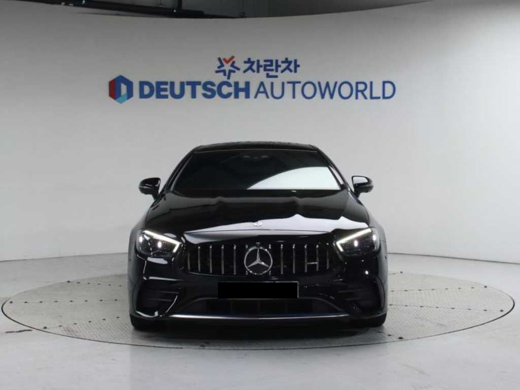 Mercedes-Benz E-Class — photo 03