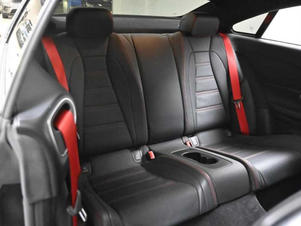 Mercedes-Benz E-Class — photo 15
