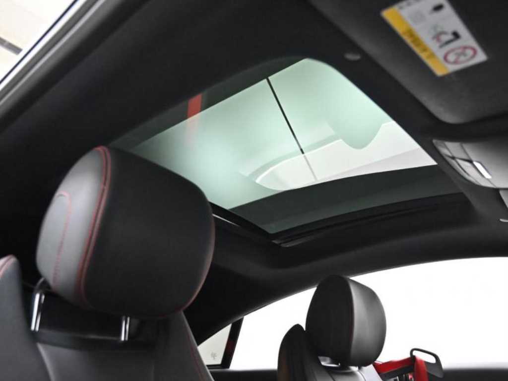 Mercedes-Benz E-Class — photo 16