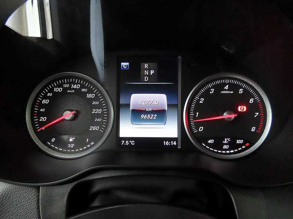 Mercedes-Benz GLC-Class — photo 09