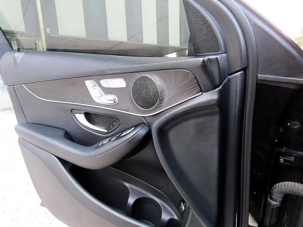 Mercedes-Benz GLC-Class — photo 11