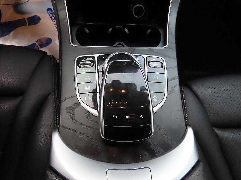 Mercedes-Benz GLC-Class — photo 13