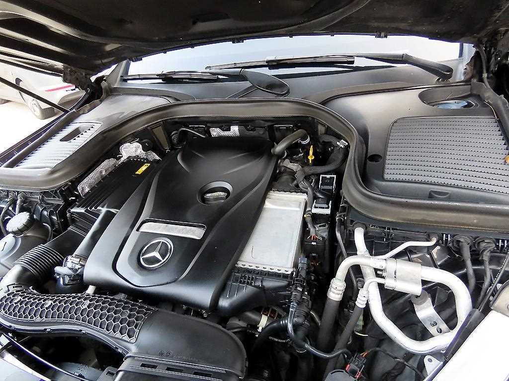 Mercedes-Benz GLC-Class — photo 19