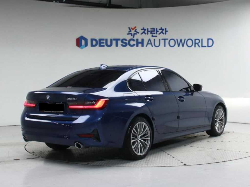 BMW 3-Series — photo 02