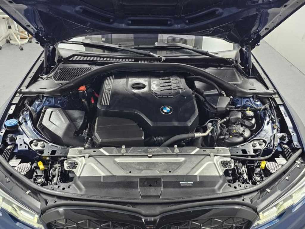 BMW 3-Series — photo 06