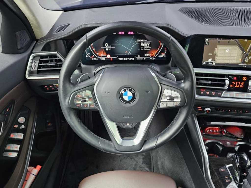 BMW 3-Series — photo 13