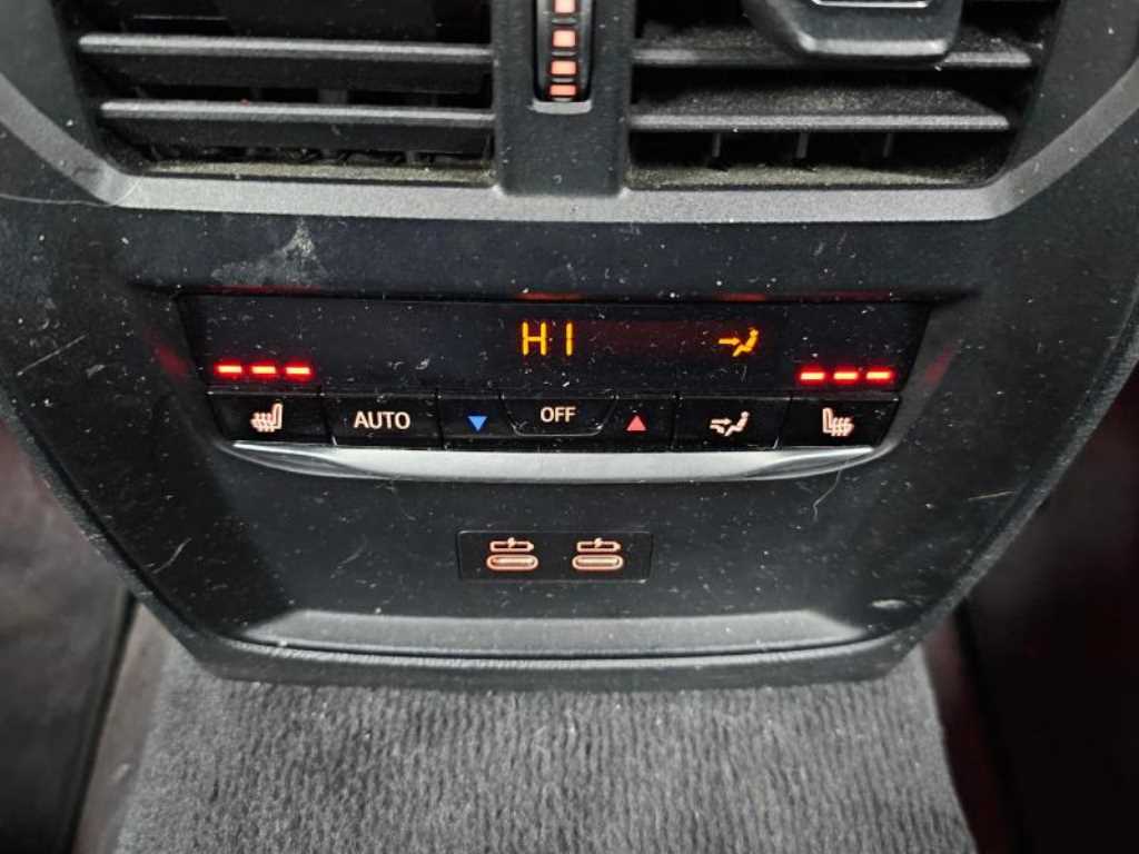 BMW 3-Series — photo 16