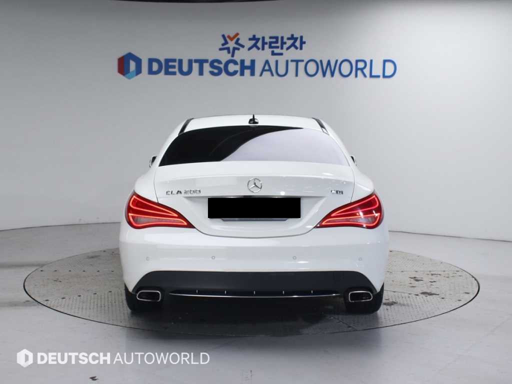 Mercedes-Benz CLA-Class — photo 04