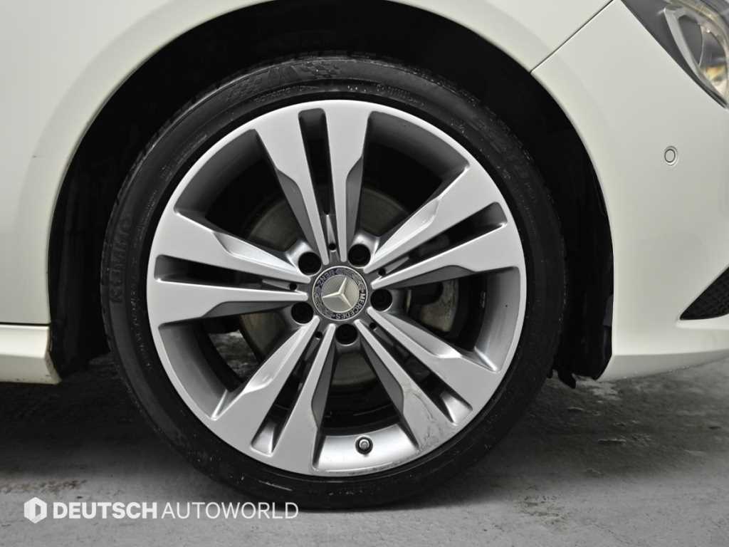 Mercedes-Benz CLA-Class — photo 05