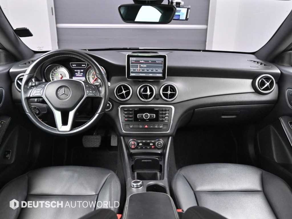 Mercedes-Benz CLA-Class — photo 07