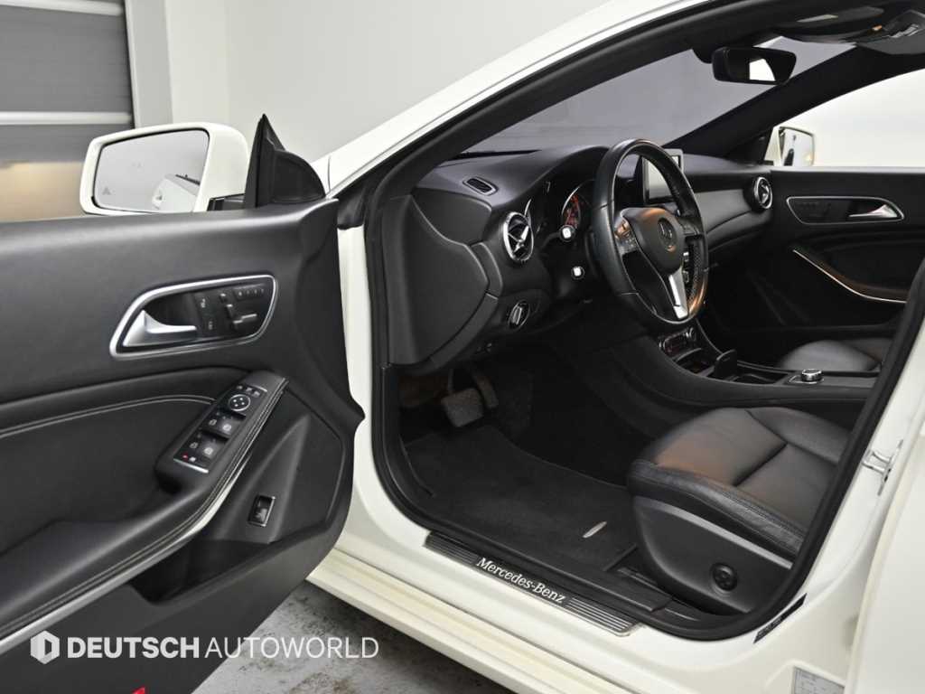 Mercedes-Benz CLA-Class — photo 11