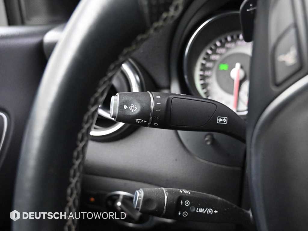 Mercedes-Benz CLA-Class — photo 18