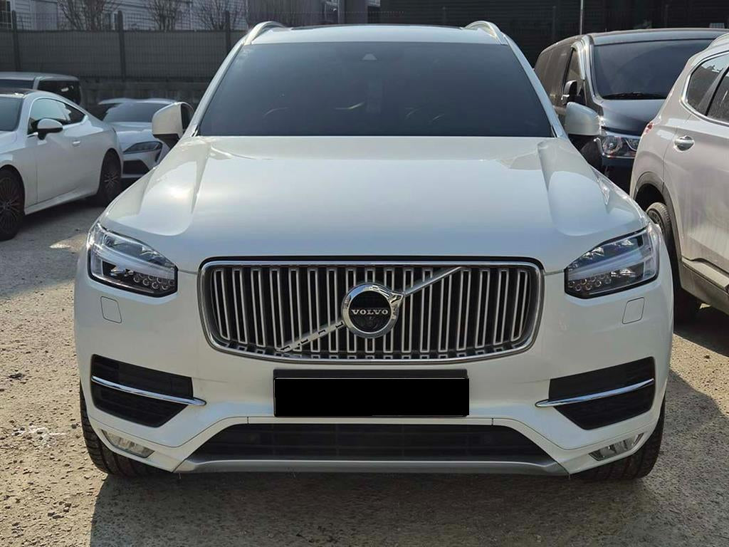 Volvo XC90 — photo 02