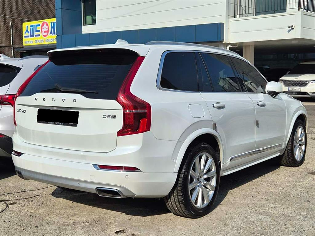 Volvo XC90 — photo 04